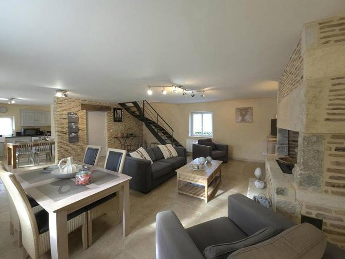 Location de vacances pour 4 personnes, avec terrasse ainsi que jardin et piscine à Bars - 3