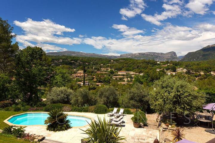 Location de vacances pour 6 personnes, avec piscine et jardin à Le Rouret - 4