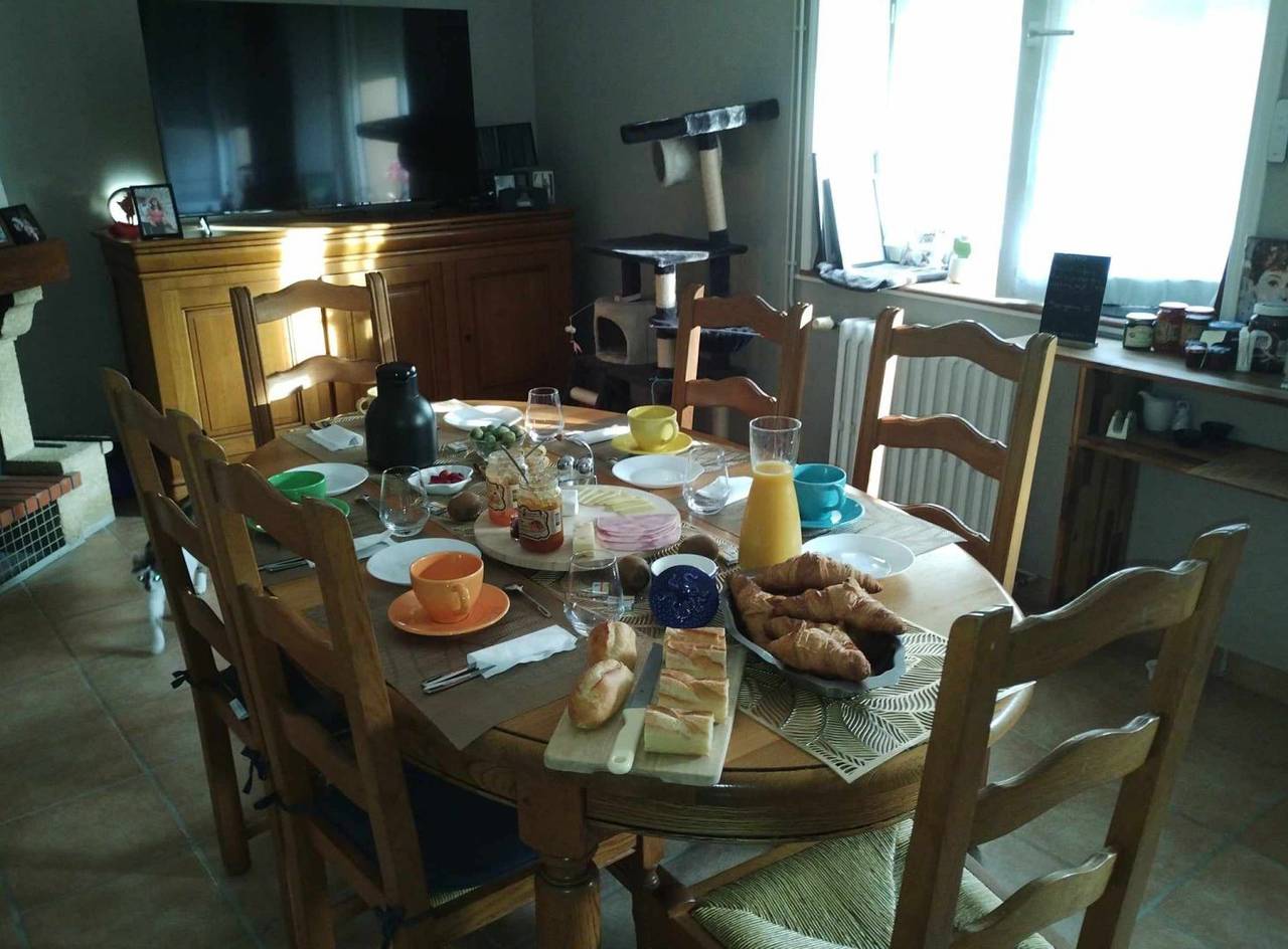 Chambre et table d'hôtes "Notre doux logis", bord de Saône - Alcôve in Les Bordes (Saône-et-Loire), Région de Chalon-sur-Saône