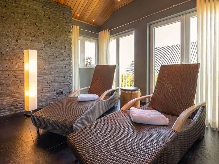 Ferienhaus für 6 Personen, mit Whirlpool und Terrasse sowie Garten und Sauna in Sagard