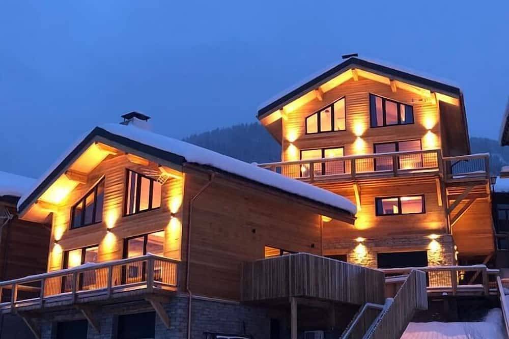 Ski In Ski Out Paradiski La Plagne Les Coches Top-Chalet in Bellentre, La Plagne-Tarentaise