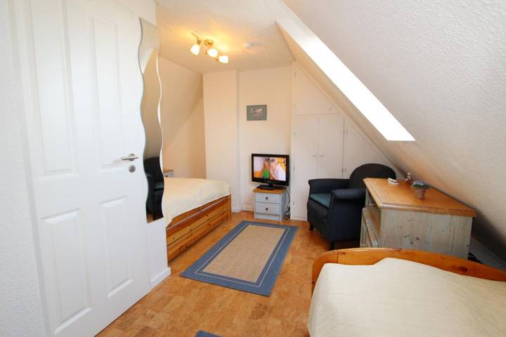 Ganze Wohnung, Charmant gestaltetes Ferienappartement für bis zu vier Personen auf zwei Etagen in Nordfriesische Inseln (Schleswig-Holstein) (Schleswig-Holstein), Wenningstedt