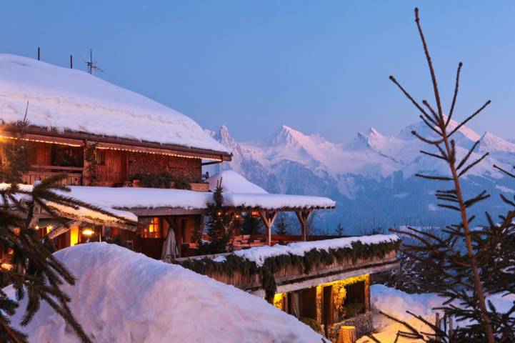 Chalet 'Velajule', navette privée au pied des pistes, jacuzzi privé et piscine partagée in Manigod, Région d'Annecy