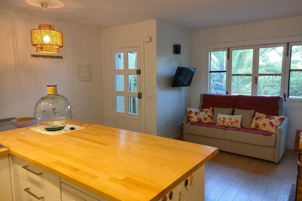 Ganze Wohnung, Bright apartment with terrace & sea view in Sant Elm, Andratx