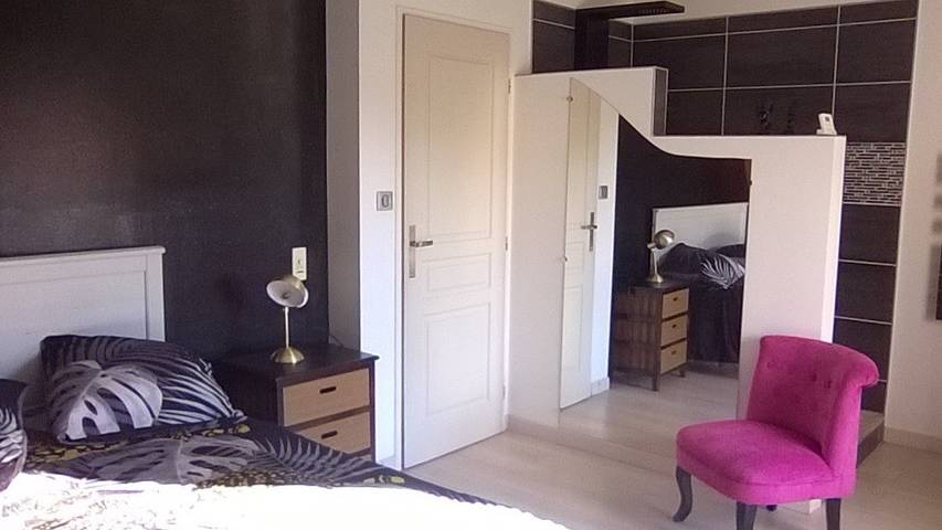 Chambre d’hôte pour 2 personnes, avec piscine et jardin, animaux acceptés dans Rhône - 2