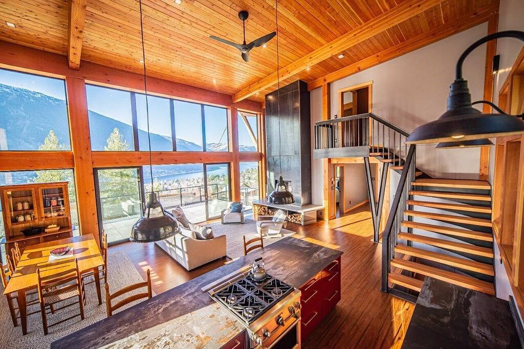 New Luxe Modern Timberframe - Iconic Panorama Views w/ Air-Con in Nelson, Whitewater Ski Resort