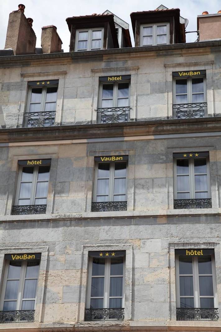 Hotel für 2 Personen, mit Terrasse und Ausblick in Doyenné de Besançon