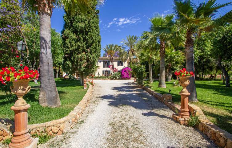 Acogedor Apartamento con Piscina y Terraza cerca de Binissalem in Binisalem, Interior de Mallorca