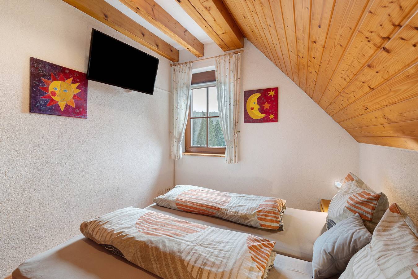 Löcherhansenhof: Zimmer 'Doppelzimmer 2' mit Bergblick, Gemeinschaftsterrasse und Wi-Fi in Bad Peterstal-Griesbach, Mittlerer Schwarzwald