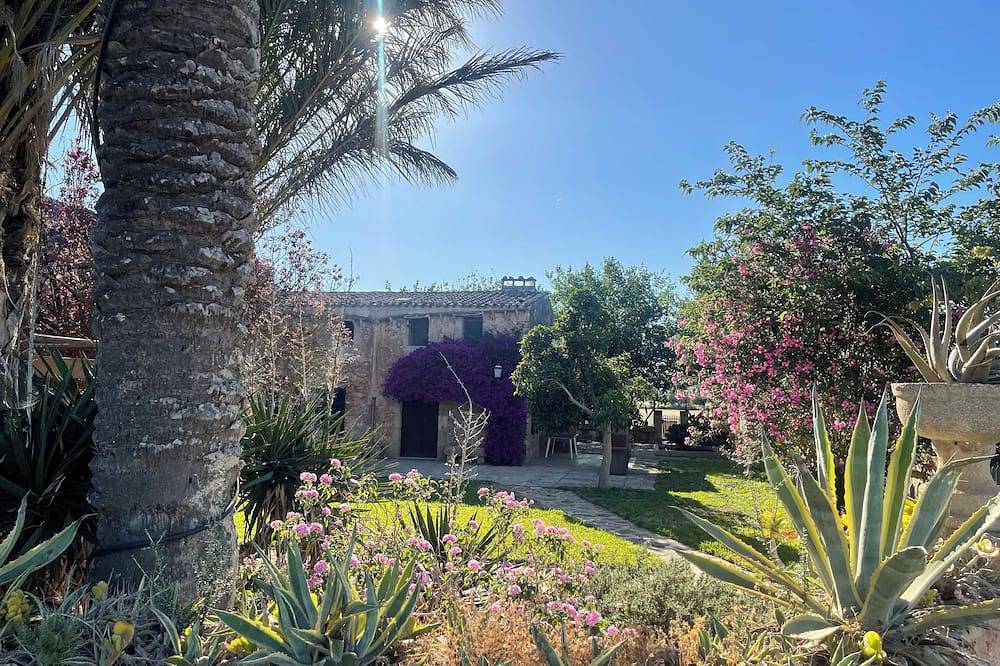 Gîte for 8 people - Swimming pool and garden - cyclotourism, family groups in S'Aranjassa, Palma de Majorque