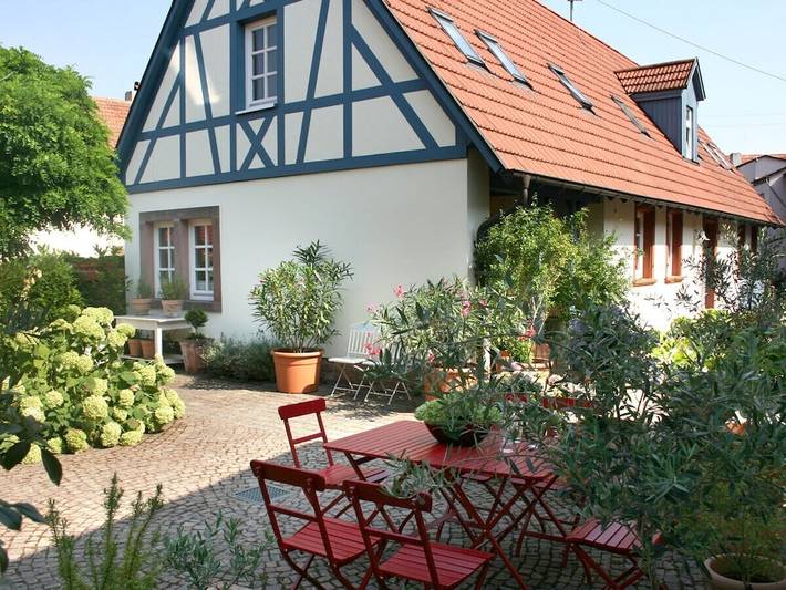 Ferienhaus für 2 Personen, mit Terrasse und Garten in Landau - 2
