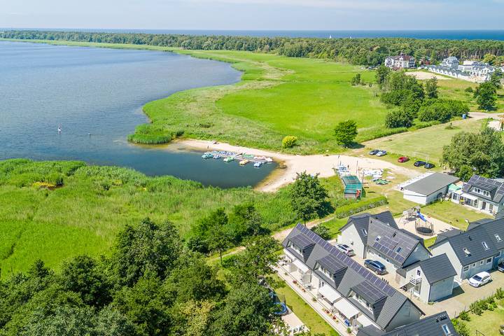 Ferienhaus für 6 Personen, mit Terrasse und Garten sowie Ausblick und Seeblick in Dziwnówek - 2