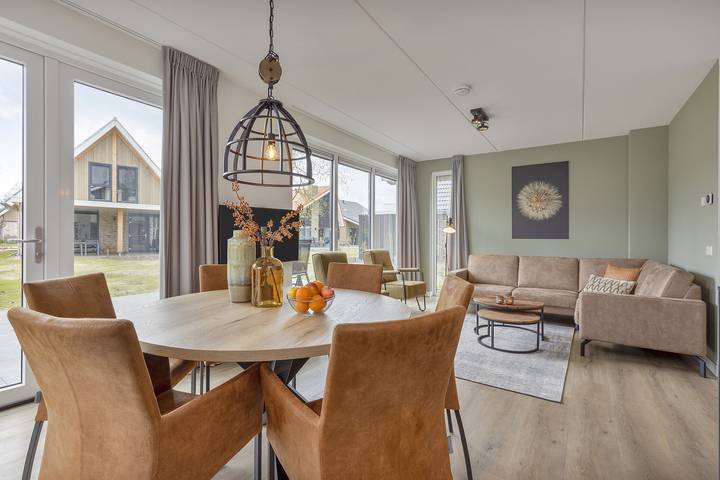 Bungalow für 6 Personen, mit Balkon/Terrasse und Terrasse sowie Sauna in Well L