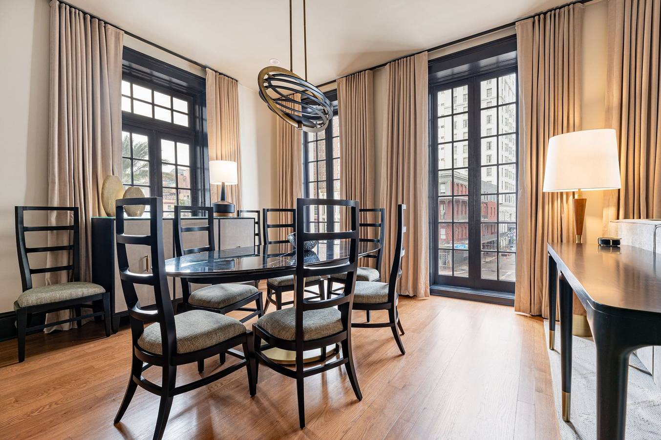 Apartamento entero, 3Br City Views: Walk to French Quarter | The Mayfair in Storyville (New Orleans), New Orleans
