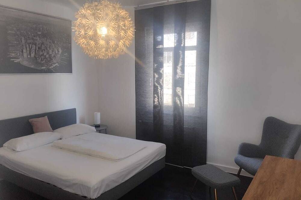 Ganze Wohnung, Frankfurt Downtown -50m² voll möblierte Wohnung mit Reinigungsservice in Frankfurt, Südhessen