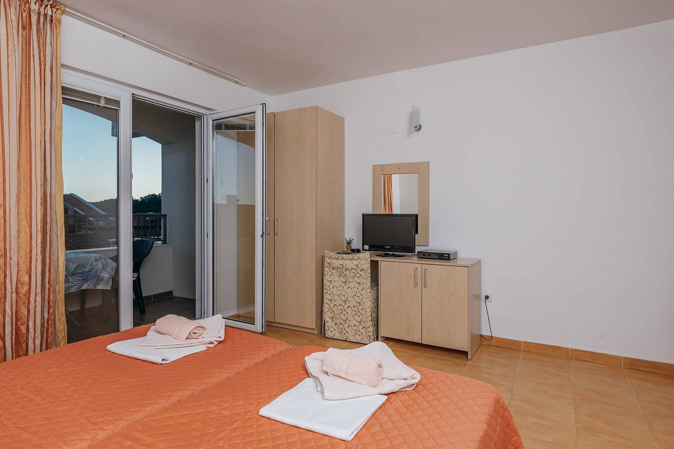 Appartement entier, Villa Vjera - apartments in Petrovac in Petrovac na Moru, Municipalité de Budva