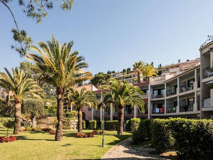 Holiday rental for 5 people, with ocean view and balcony/terrace as well as terrace and pool in Villefranche-sur-Mer