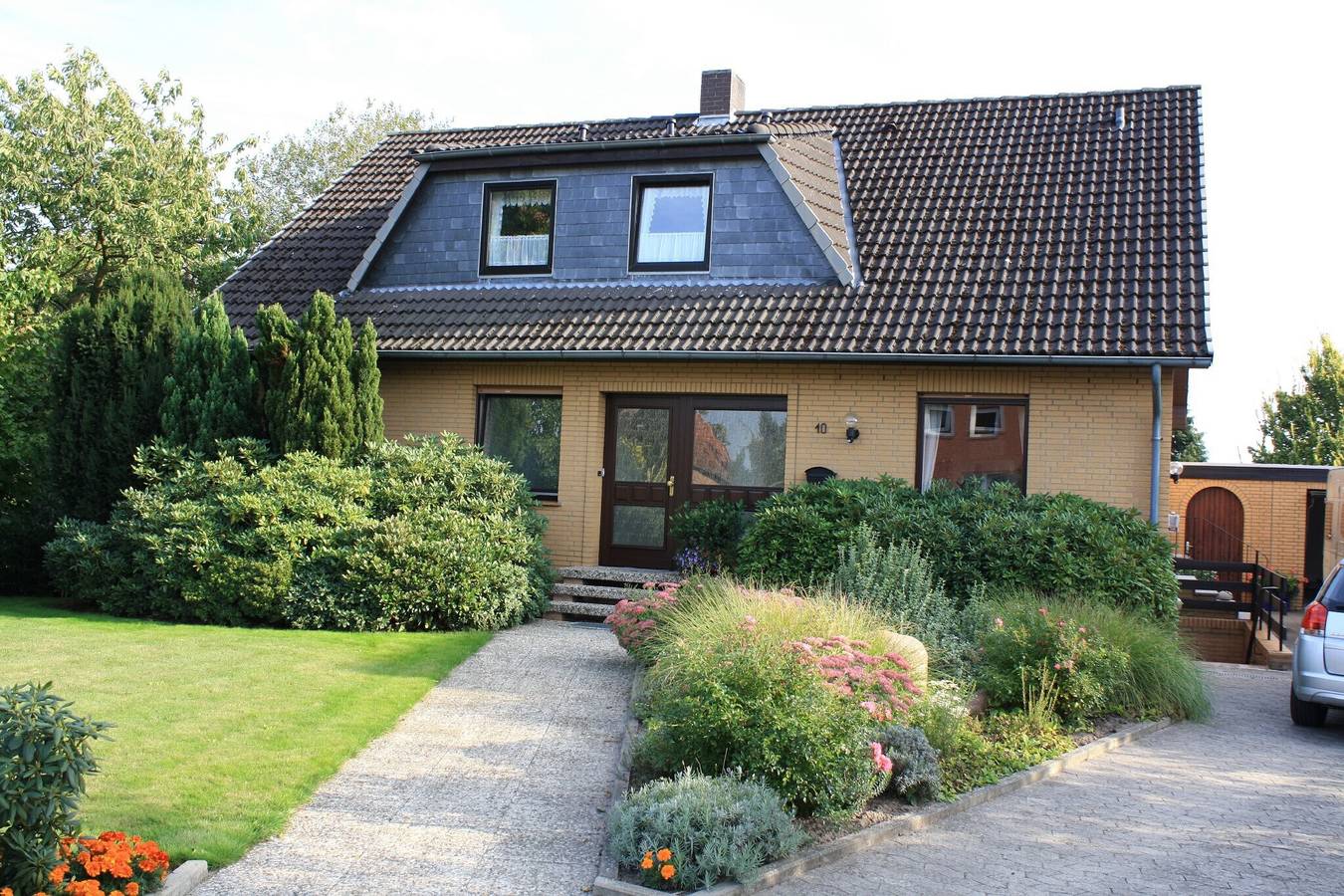 Ganze Wohnung, Ferienwohnung 'Katzan' mit gemeinsamer Terrasse, Gemeinschaftsgarten und Wi-Fi in Ebstorf, Landkreis Uelzen