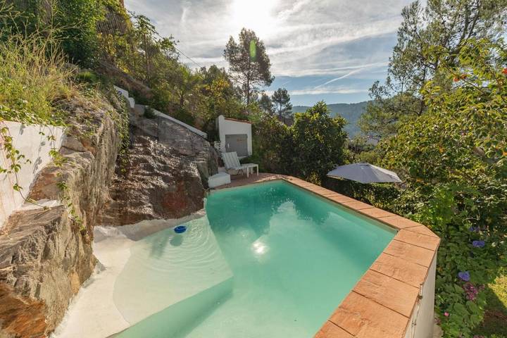 Casa rural para 3 personas, con vistas además de piscina y jardín, Se admiten mascotas en Parc Natural de la Serra d'Espadà