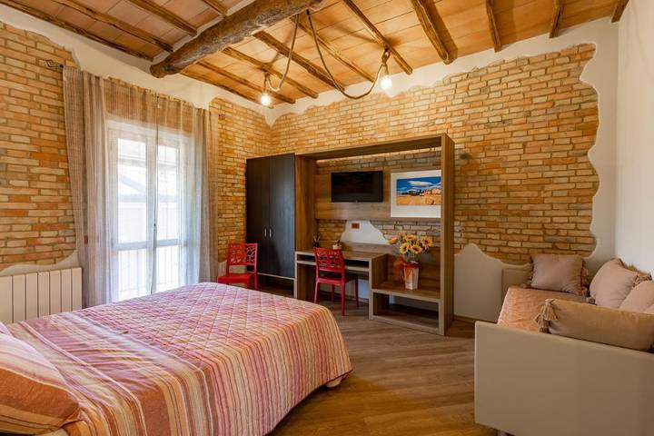 Gîte pour 6 personnes, avec Balcon ainsi que Terrasse et Vue dans Torrenieri