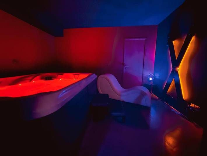 Appartement de vacances pour 2 personnes, avec vue sur le lac et vue ainsi que jardin et piscine, animaux acceptés