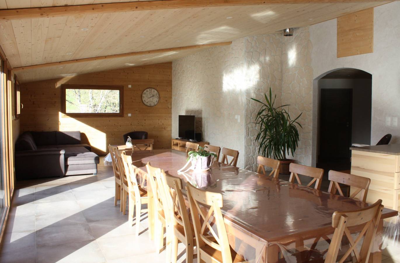 Gîte 'Au Cœur Du Creux', tout confort, 4*, pour 12-14 pers. in Pays de Pontarlier, Doubs