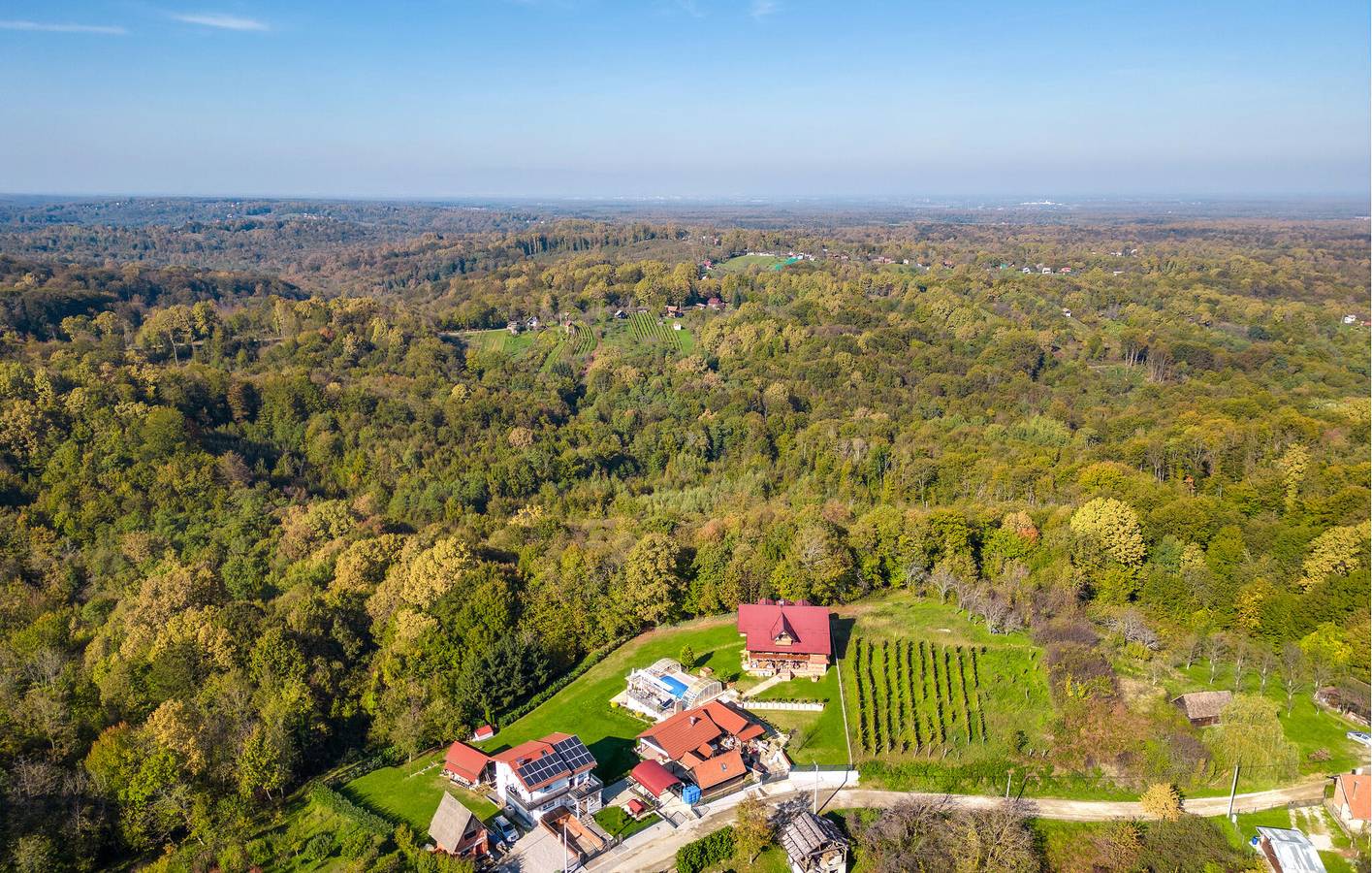 Geräumige 222 m² große Wohnung mit beheiztem Pool und Terrasse in Sisak-Moslavina