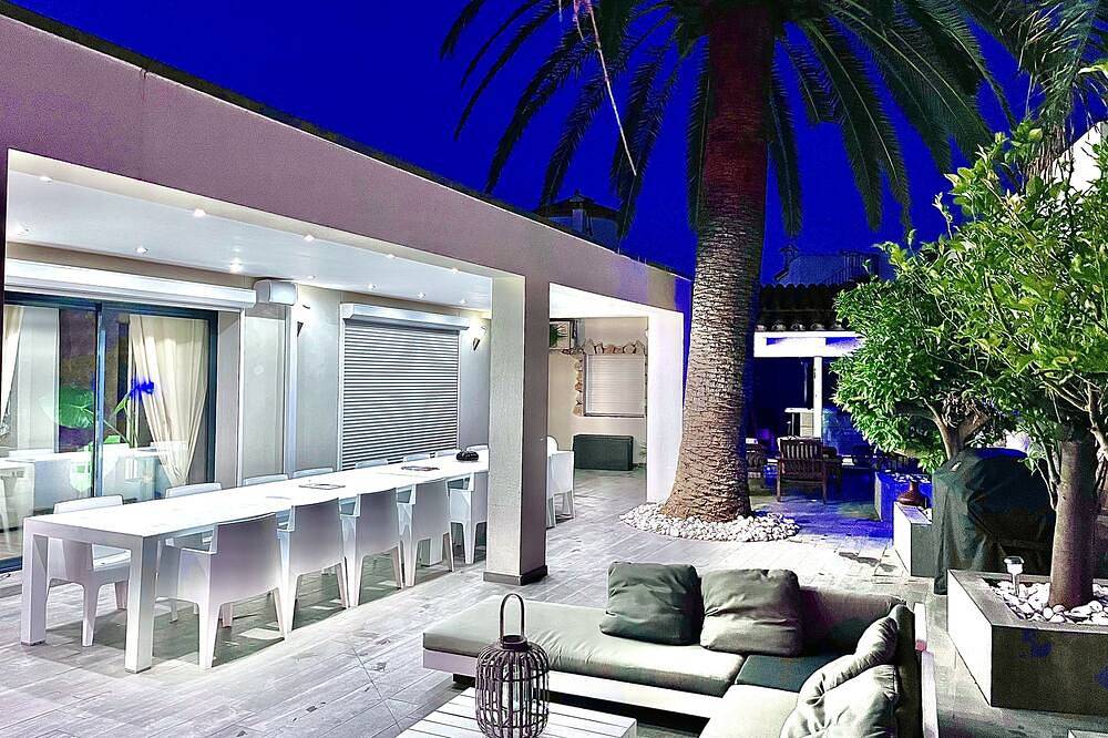 Superb Villa Near The Sea - Swimming Pool - Interior Jaccuzi - Hamam - in Empuriabrava, Upper Empordà