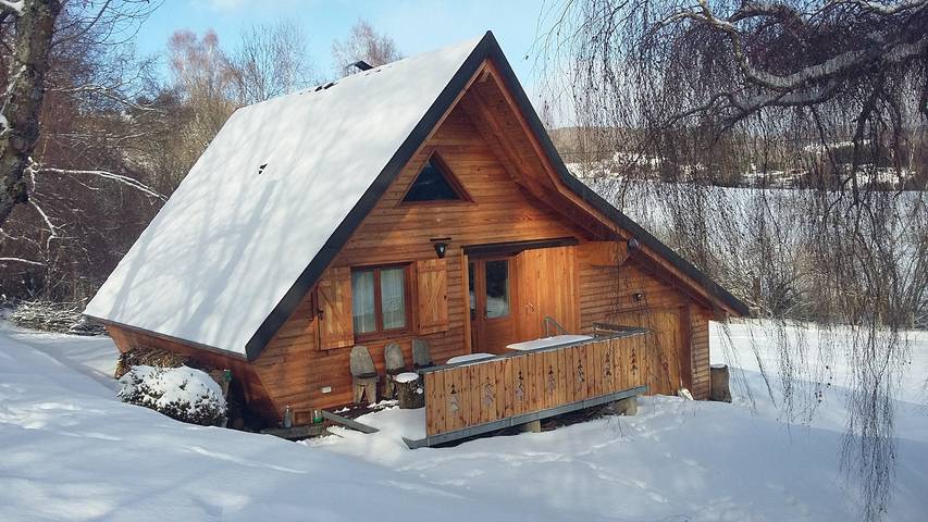 Chalet pour 2 personnes, avec terrasse ainsi que vue sur le lac et jardin dans Massif central - 3