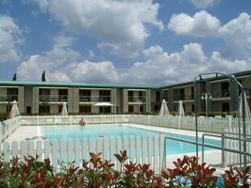 Gîte pour 2 personnes, avec piscine ainsi que terrasse et balcon/terrasse, animaux acceptés dans Tavarnelle