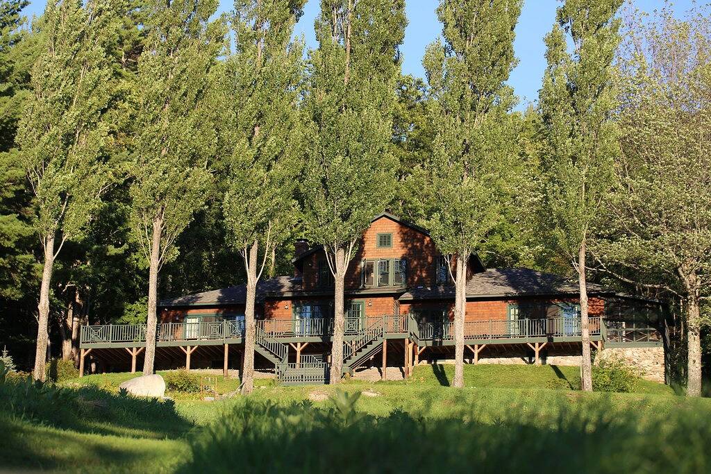 Spektakulärer Squam Lake, Nh Haus mit Tennisplatz, Dock und Strand in Moultonborough, Squam Lake