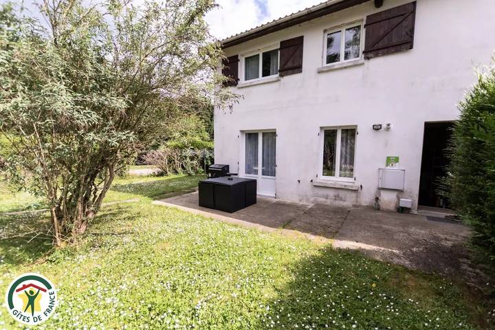 Gîte pour 6 personnes, avec terrasse dans Marne