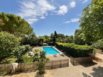 Cottage pour 8 personnes, avec terrasse ainsi que piscine et vue à Saint-Marcel-sur-Aude