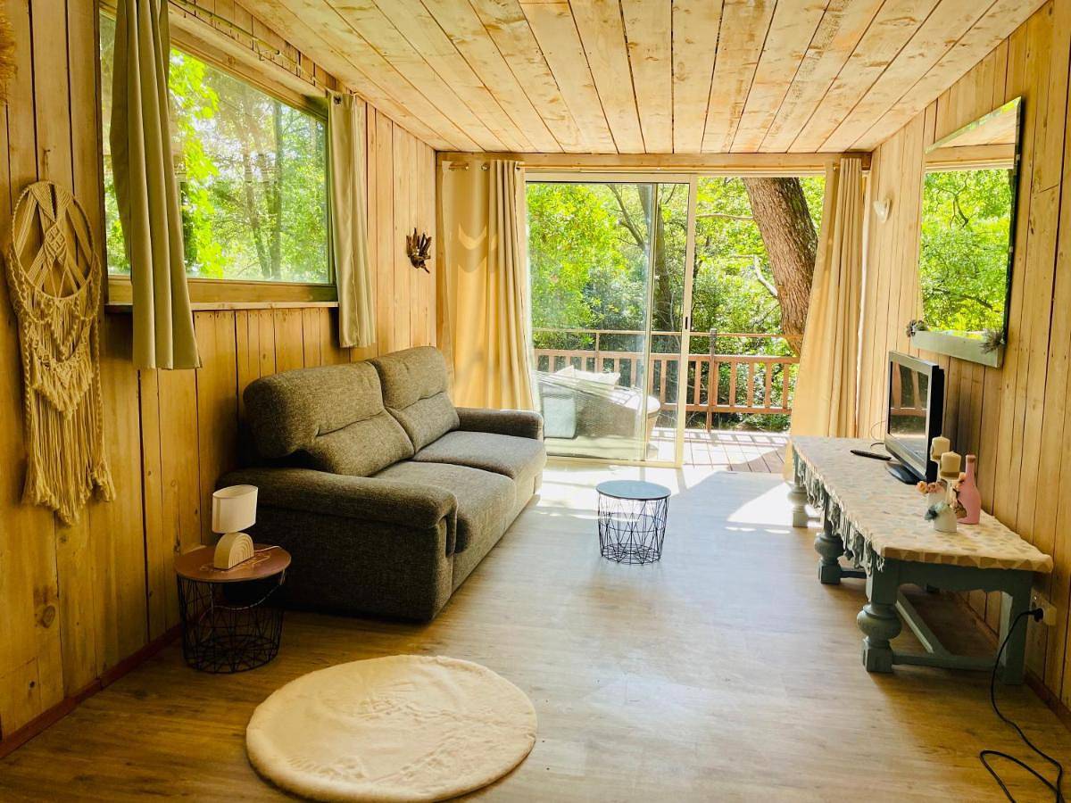 Le chalet du Rêveur in La Gaude, Côte méditerranéenne (France)