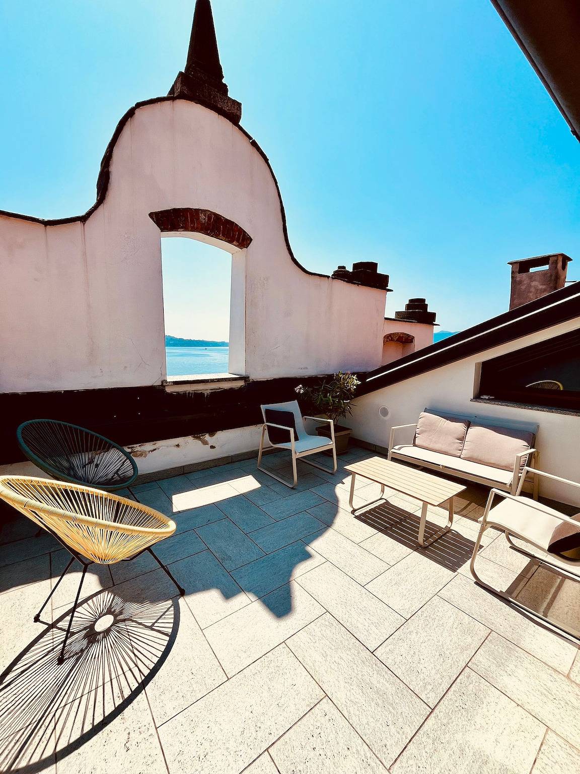 Appartamento intero, La Finestra sul lago luxurious apartment furnished in Intra (Verbania), Comune di Verbania