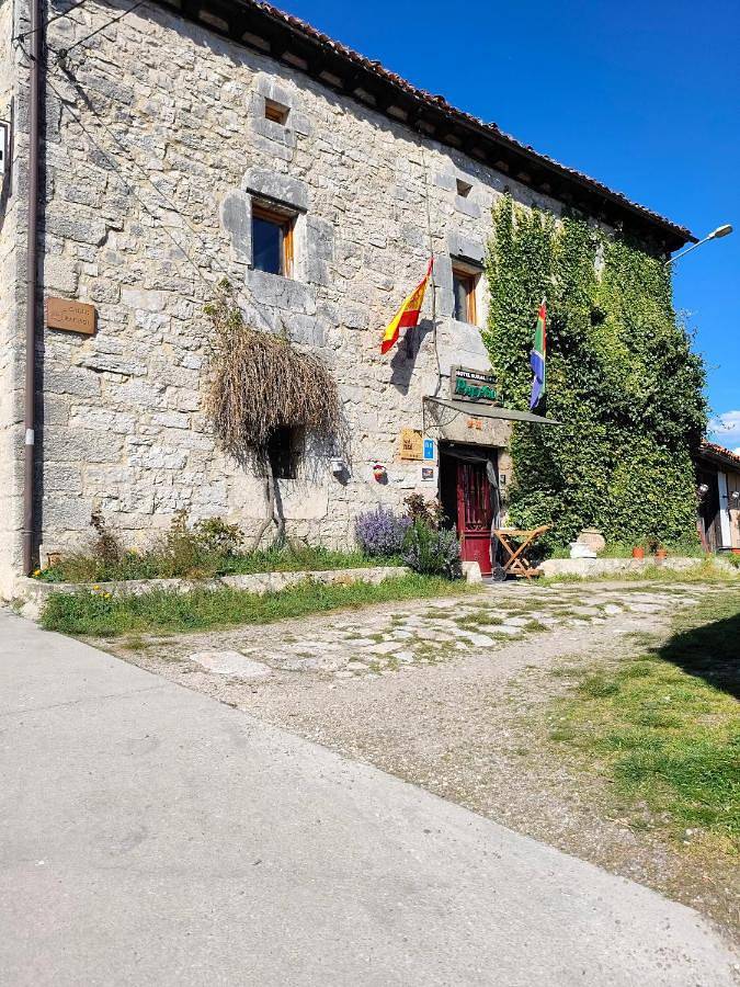 Hotel para 2 personas, con terraza y jardín en Atapuerca