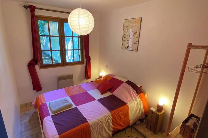 Petite Maison Atypique Avec Jardin Ombagé Parfait Pour des Vacances en Famille in Royan, Côte de Beauté