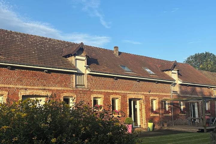 Gîte pour 16 personnes, avec Terrasse et Jardin