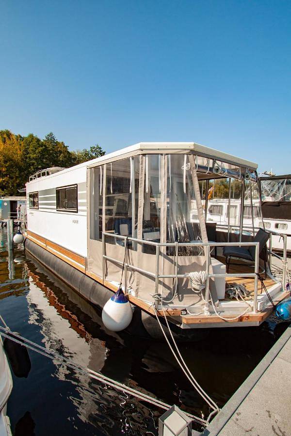 Hausboot in Hennigsdorf, Ruppiner Seenland