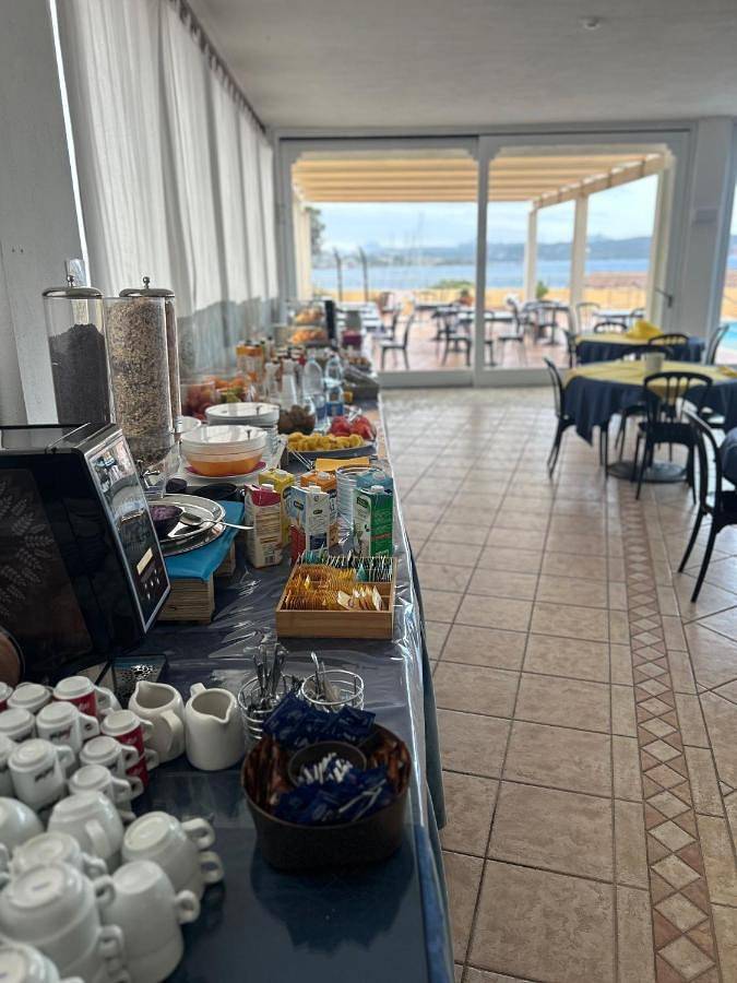 Hotel Miralonga in Parco Nazionale dell'Arcipelago di La Maddalena, La Maddalena