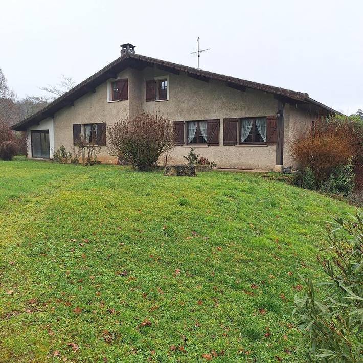 Location de vacances pour 2 personnes, avec jardin et vue dans Jully-lès-Buxy - 4