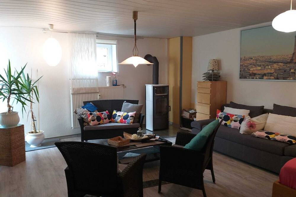 Ganze Wohnung, Ruhige Ferienwohnung am Waldrand in Neunkirchen, Saarland