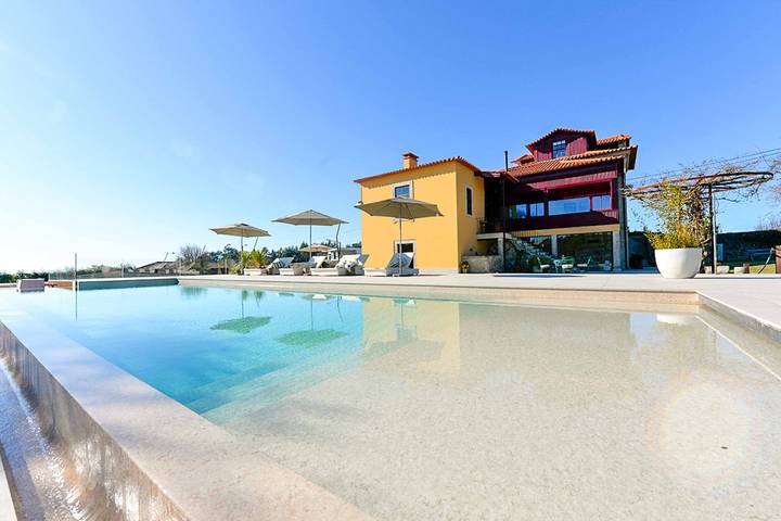 Location de vacances pour 12 personnes, avec terrasse dans Marinhas - 2