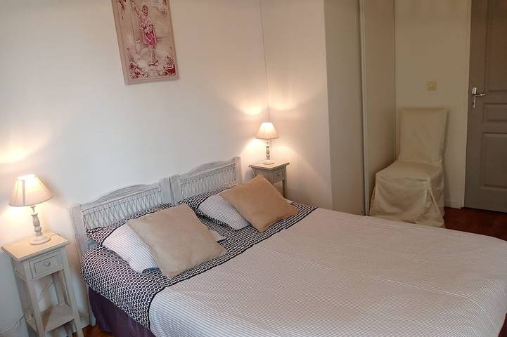 Location de vacances pour 8 personnes, avec terrasse ainsi que jardin et jacuzzi à Saint-Paul-en-Born - 4