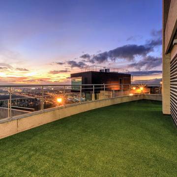 Casa para 8 personas, con jardín además de vistas y balcón en Granada