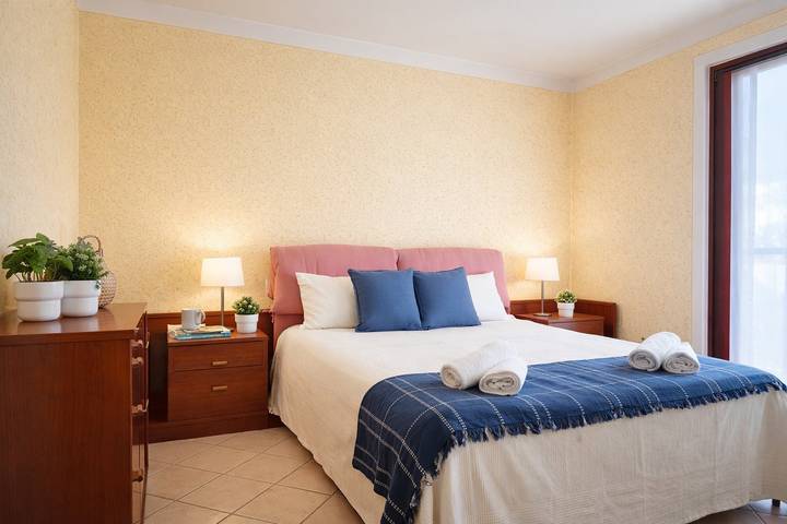 Gîte pour 3 personnes, avec vue sur le lac et vue ainsi que piscine et balcon à Lonato del Garda - 4