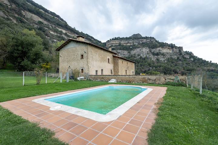Casa rural para 10 personas, con Balcón y Jardín en Osona