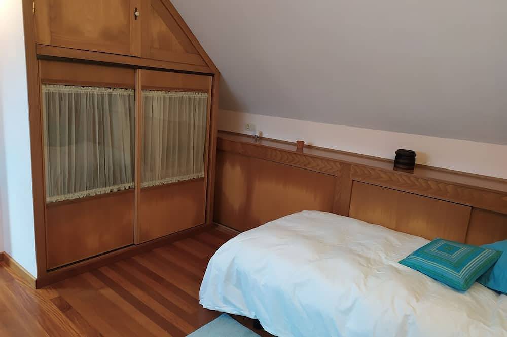 Rustic house with land 250 meters from the beach in Carnota, Rías Baixas