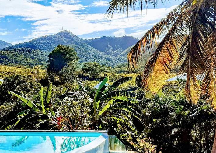 Location de vacances pour 6 personnes, avec jardin ainsi que piscine et vue dans Plage de Cluny - 3