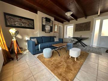 Gîte pour 4 personnes, avec terrasse et jardin à Quettehou
